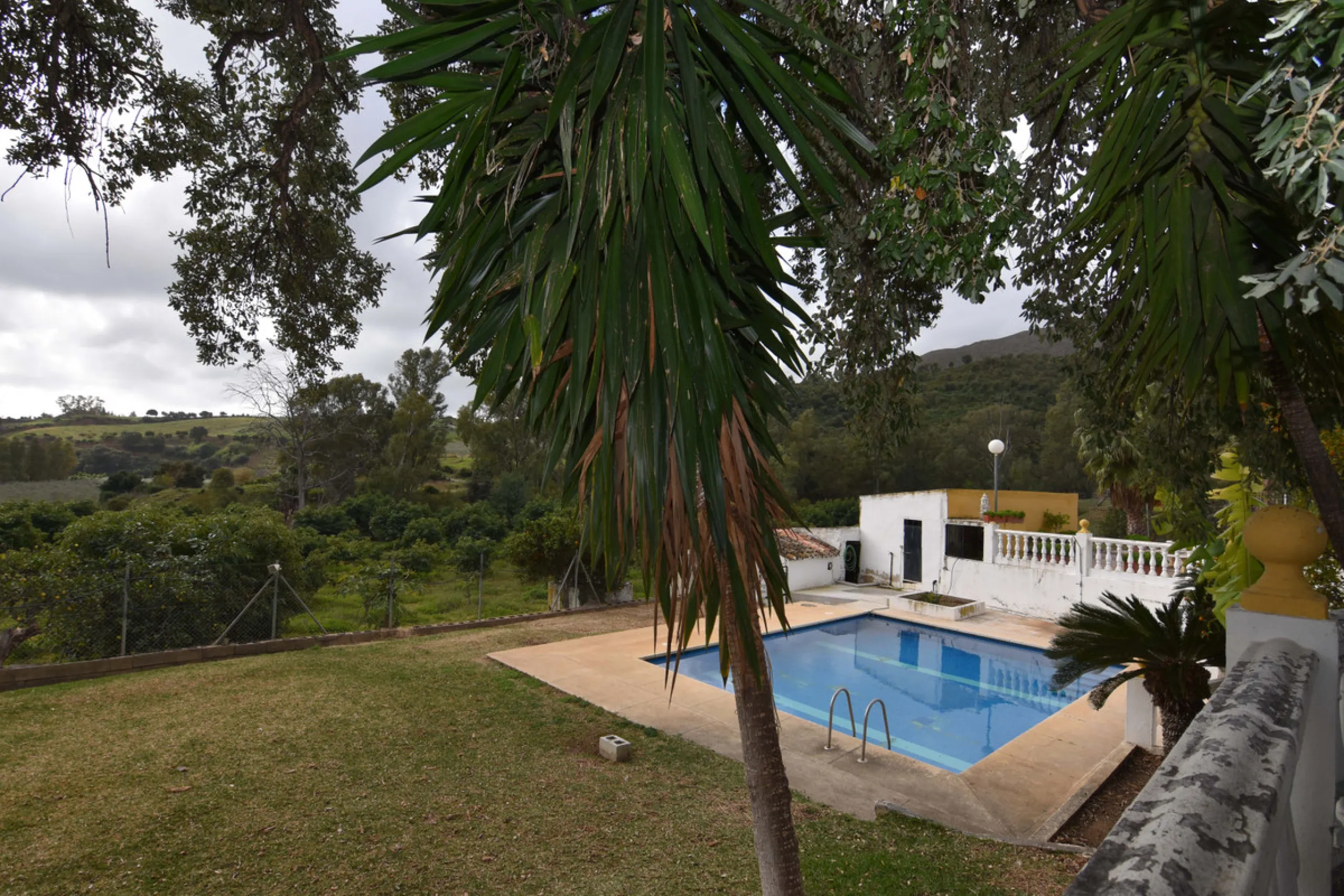 Large farm for sale in Mijas Costa 20 minutes from Marbella and 10 minutes from the center of Fuengirola.
