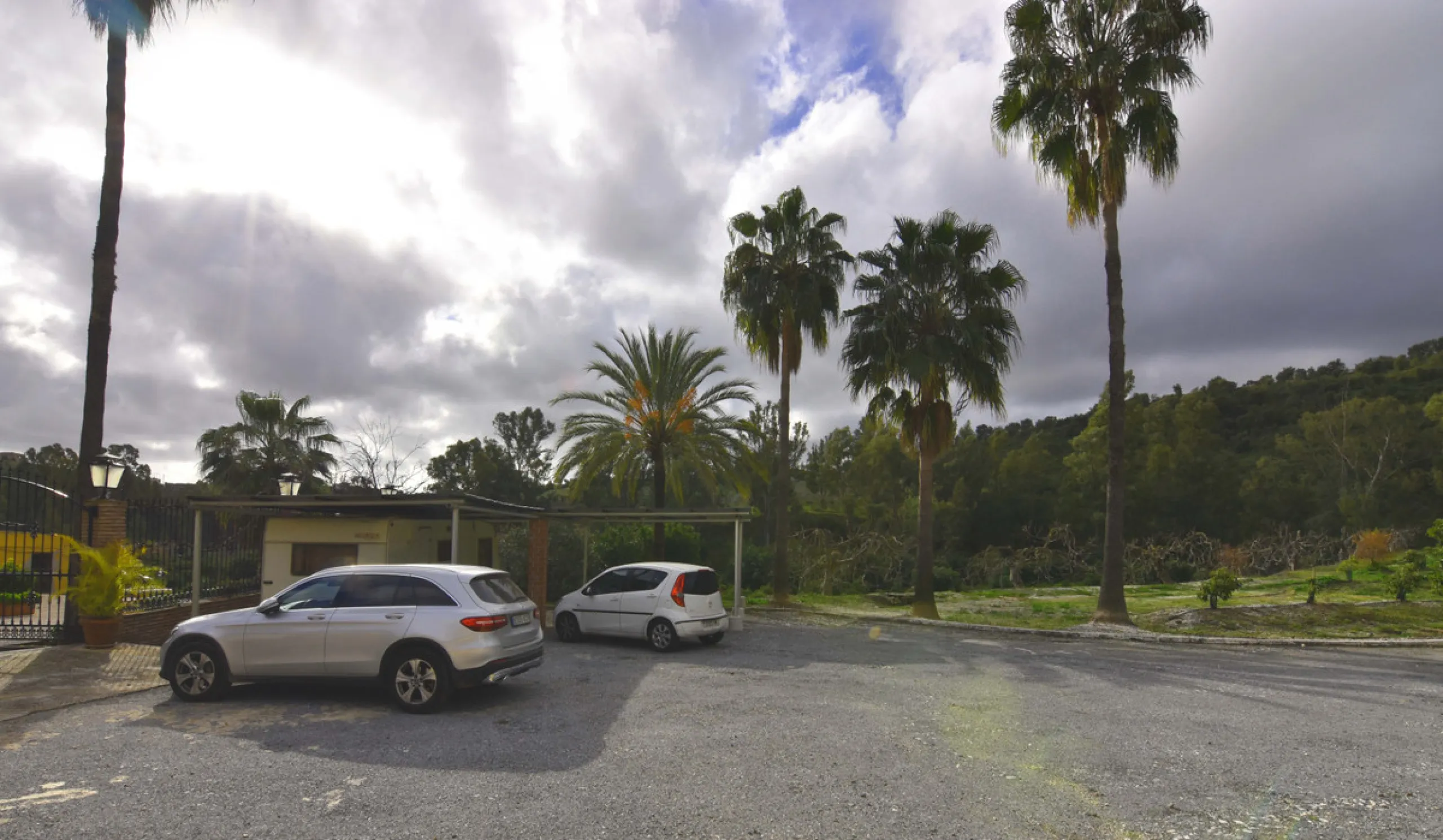 Large farm for sale in Mijas Costa 20 minutes from Marbella and 10 minutes from the center of Fuengirola.