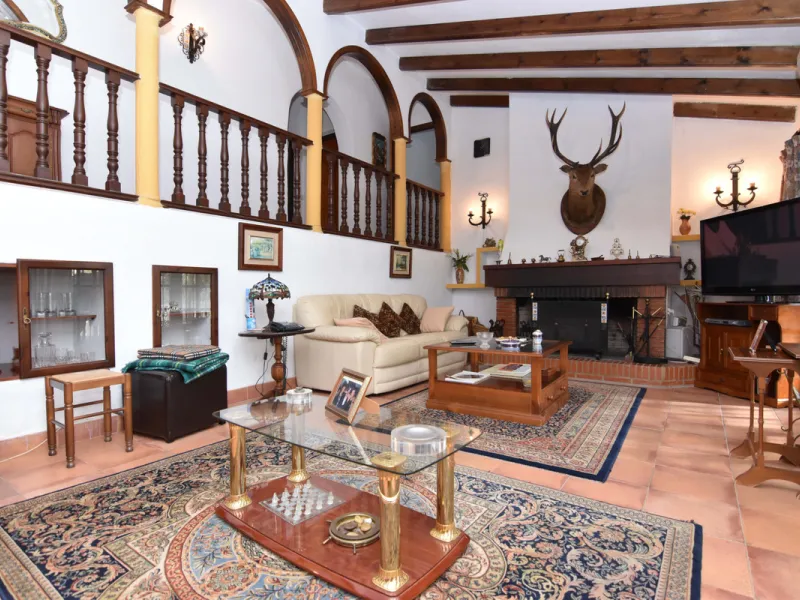 Large farm for sale in Mijas Costa 20 minutes from Marbella and 10 minutes from the center of Fuengirola.