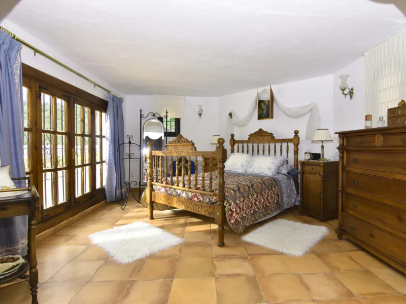 Large farm for sale in Mijas Costa 20 minutes from Marbella and 10 minutes from the center of Fuengirola.