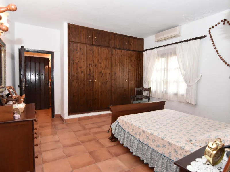 Large farm for sale in Mijas Costa 20 minutes from Marbella and 10 minutes from the center of Fuengirola.