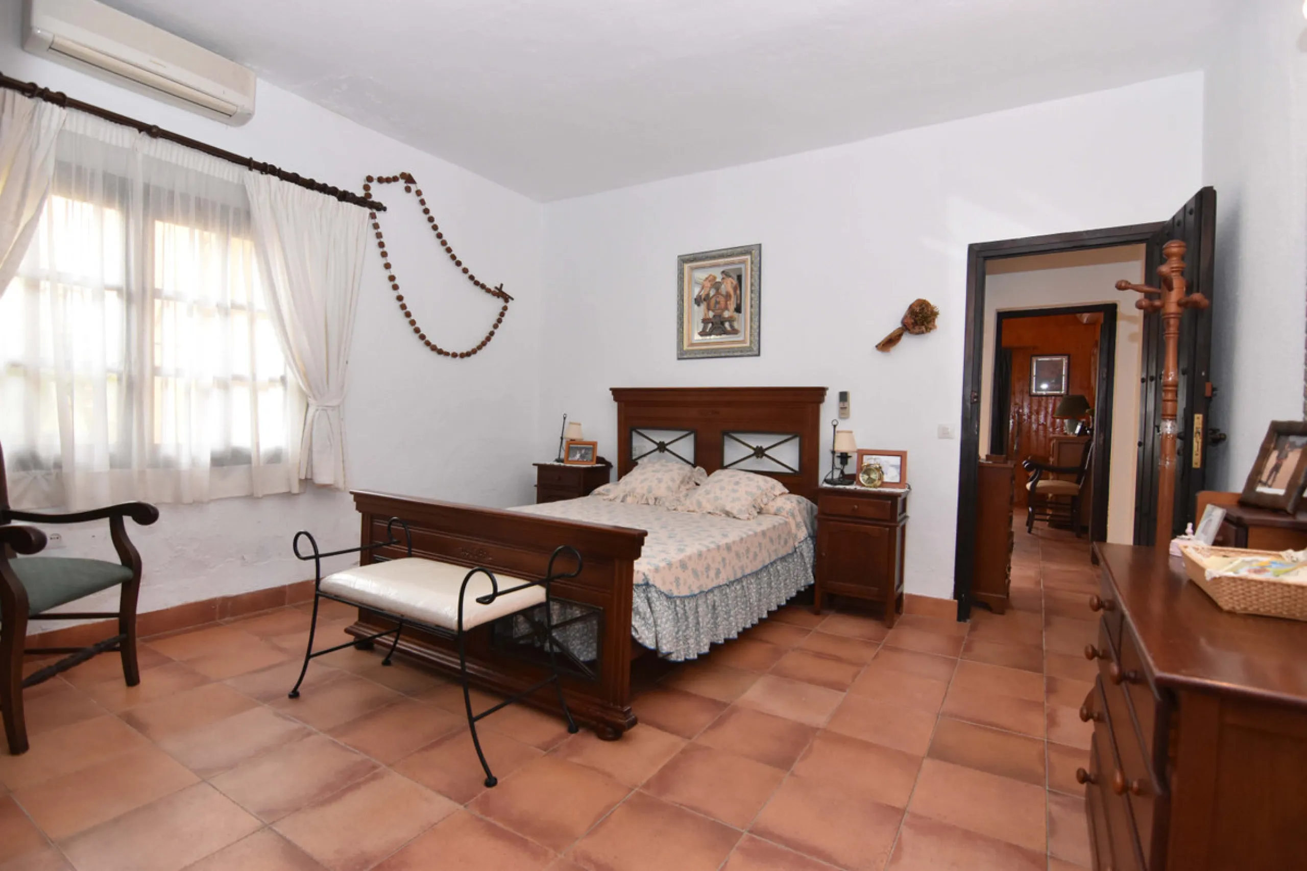 Large farm for sale in Mijas Costa 20 minutes from Marbella and 10 minutes from the center of Fuengirola.