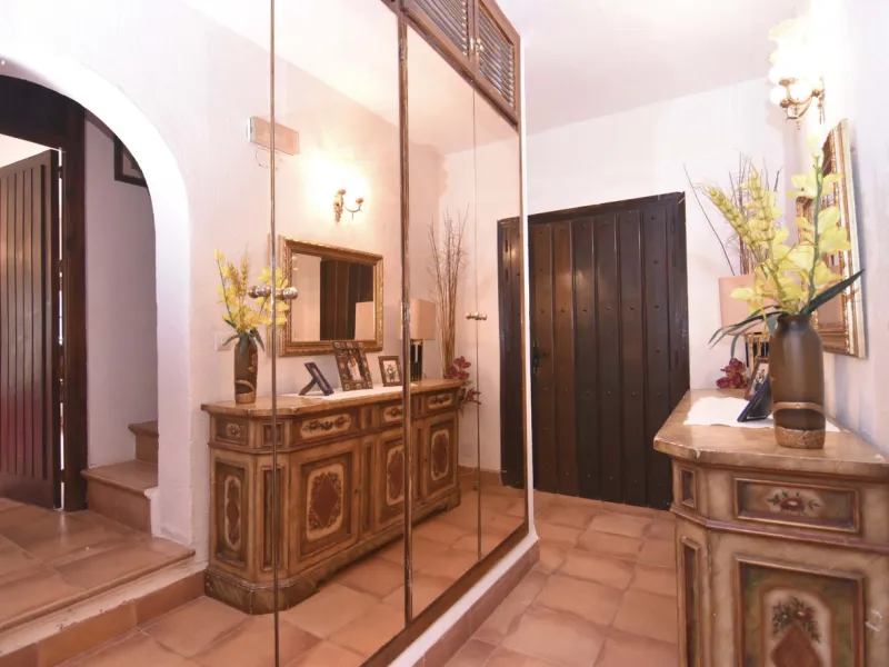 Large farm for sale in Mijas Costa 20 minutes from Marbella and 10 minutes from the center of Fuengirola.