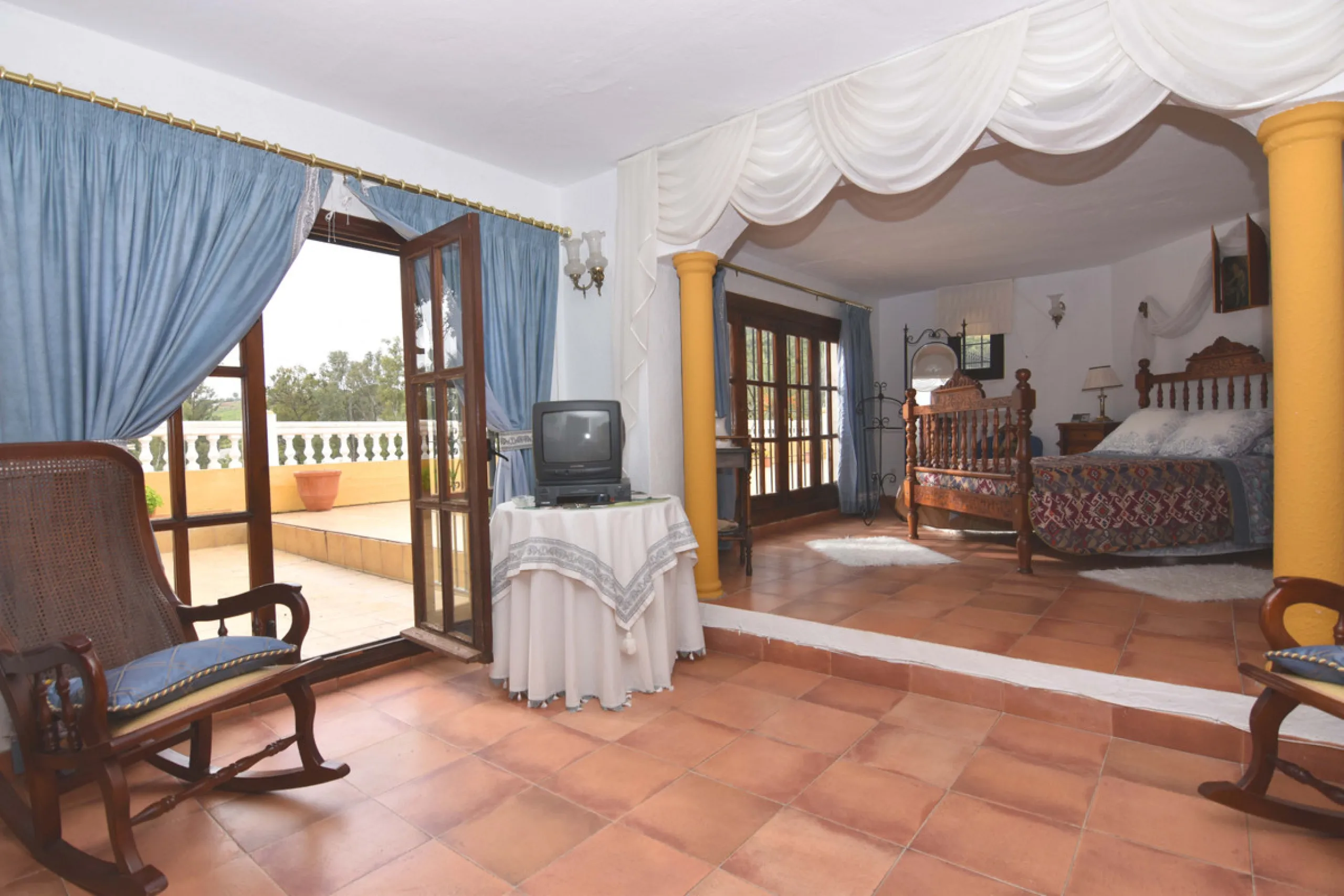 Large farm for sale in Mijas Costa 20 minutes from Marbella and 10 minutes from the center of Fuengirola.