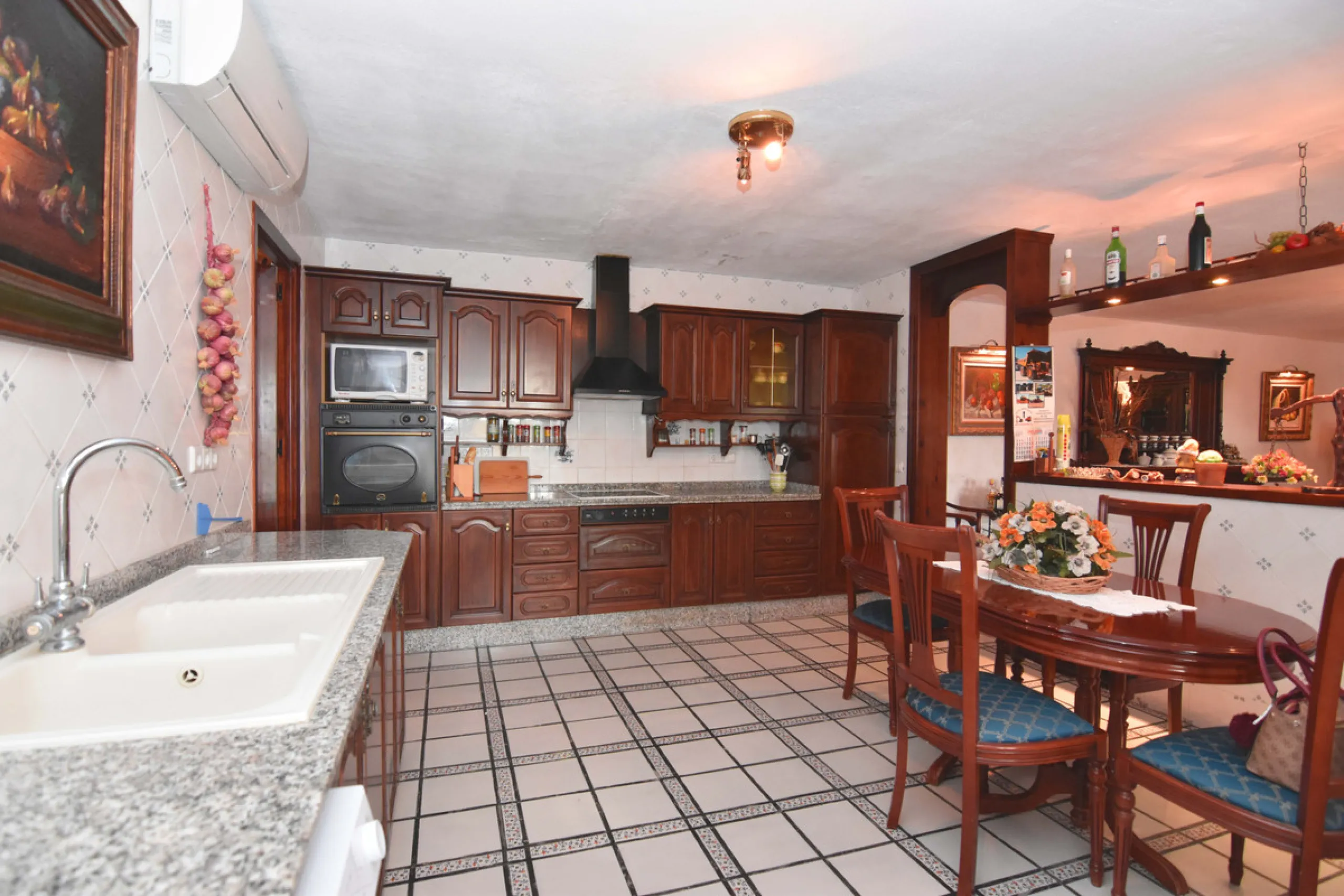 Large farm for sale in Mijas Costa 20 minutes from Marbella and 10 minutes from the center of Fuengirola.