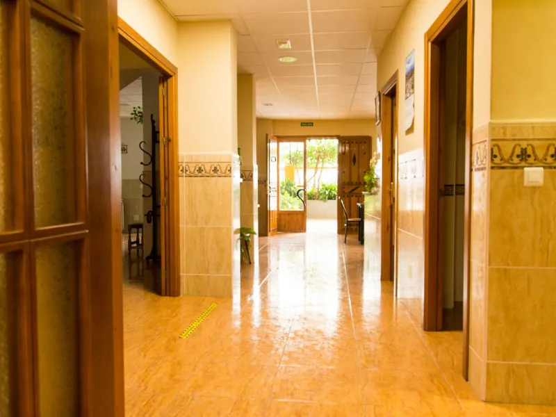 A completely renovated, ready-to-move-in hotel in the tourist town of Tolox. The hotel has 30 rooms: 3 family rooms, 23 doubles and 4 singles. The owners want to sell because of their retirement age and lack of succession.