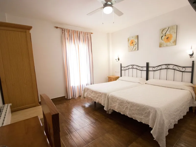 A completely renovated, ready-to-move-in hotel in the tourist town of Tolox. The hotel has 30 rooms: 3 family rooms, 23 doubles and 4 singles. The owners want to sell because of their retirement age and lack of succession.