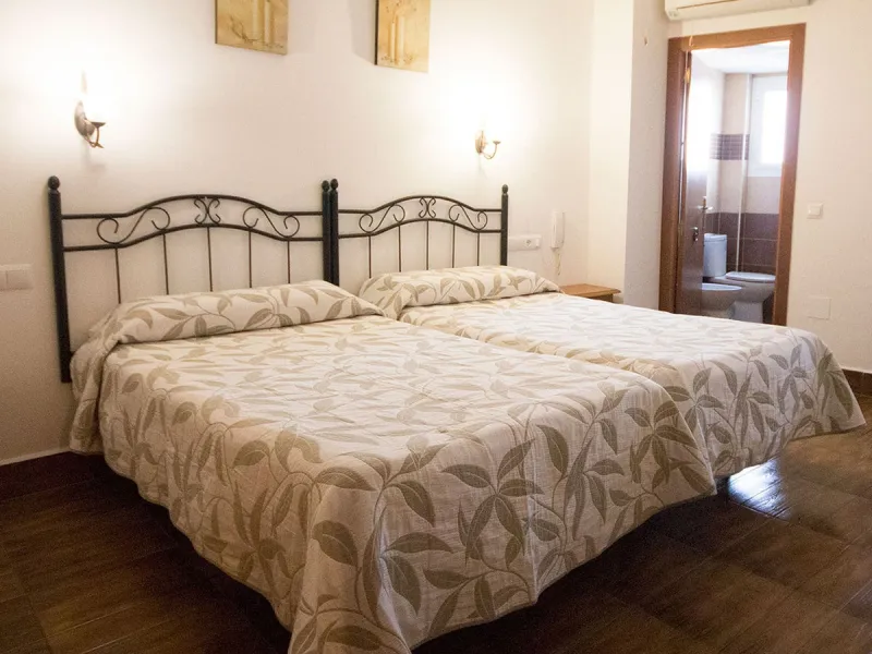 A completely renovated, ready-to-move-in hotel in the tourist town of Tolox. The hotel has 30 rooms: 3 family rooms, 23 doubles and 4 singles. The owners want to sell because of their retirement age and lack of succession.