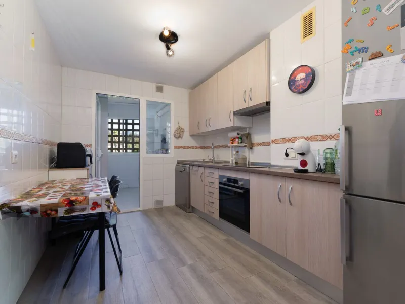Apartment - Middle Floor Apartment в продаже в Mijas, Málaga. В доме 3 спален и 2 ванных комнат. Площадь дома 138 м²
