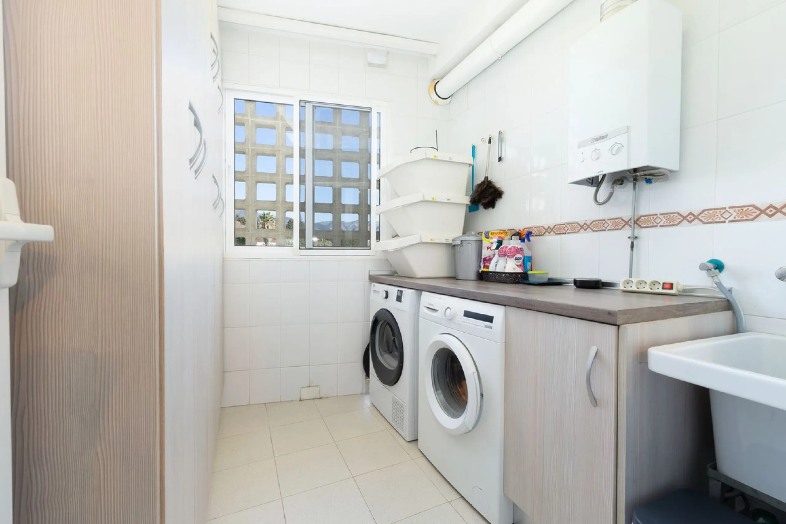 Apartment - Middle Floor Apartment в продаже в Mijas, Málaga. В доме 3 спален и 2 ванных комнат. Площадь дома 138 м²
