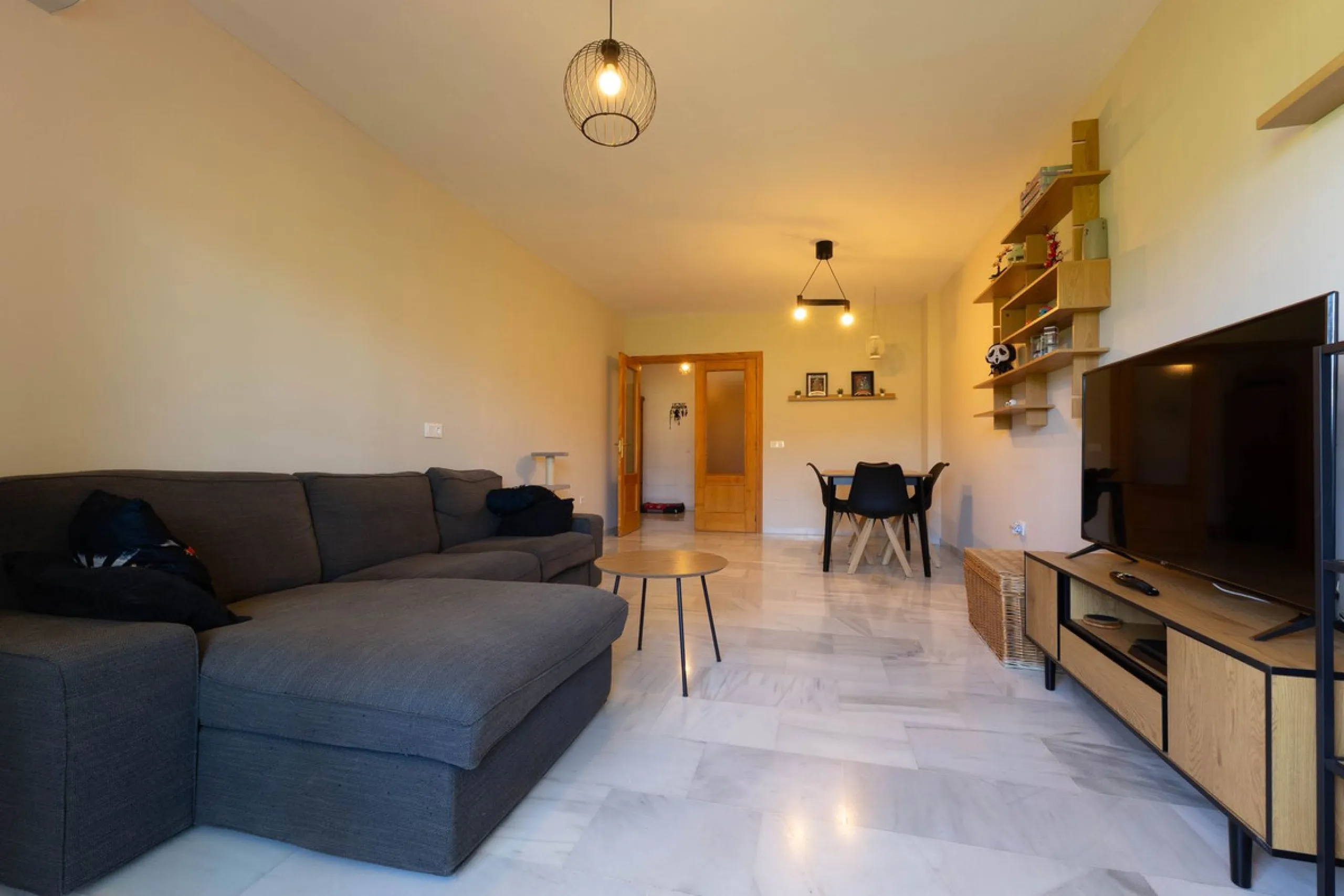 Apartment - Middle Floor Apartment в продаже в Mijas, Málaga. В доме 3 спален и 2 ванных комнат. Площадь дома 138 м²