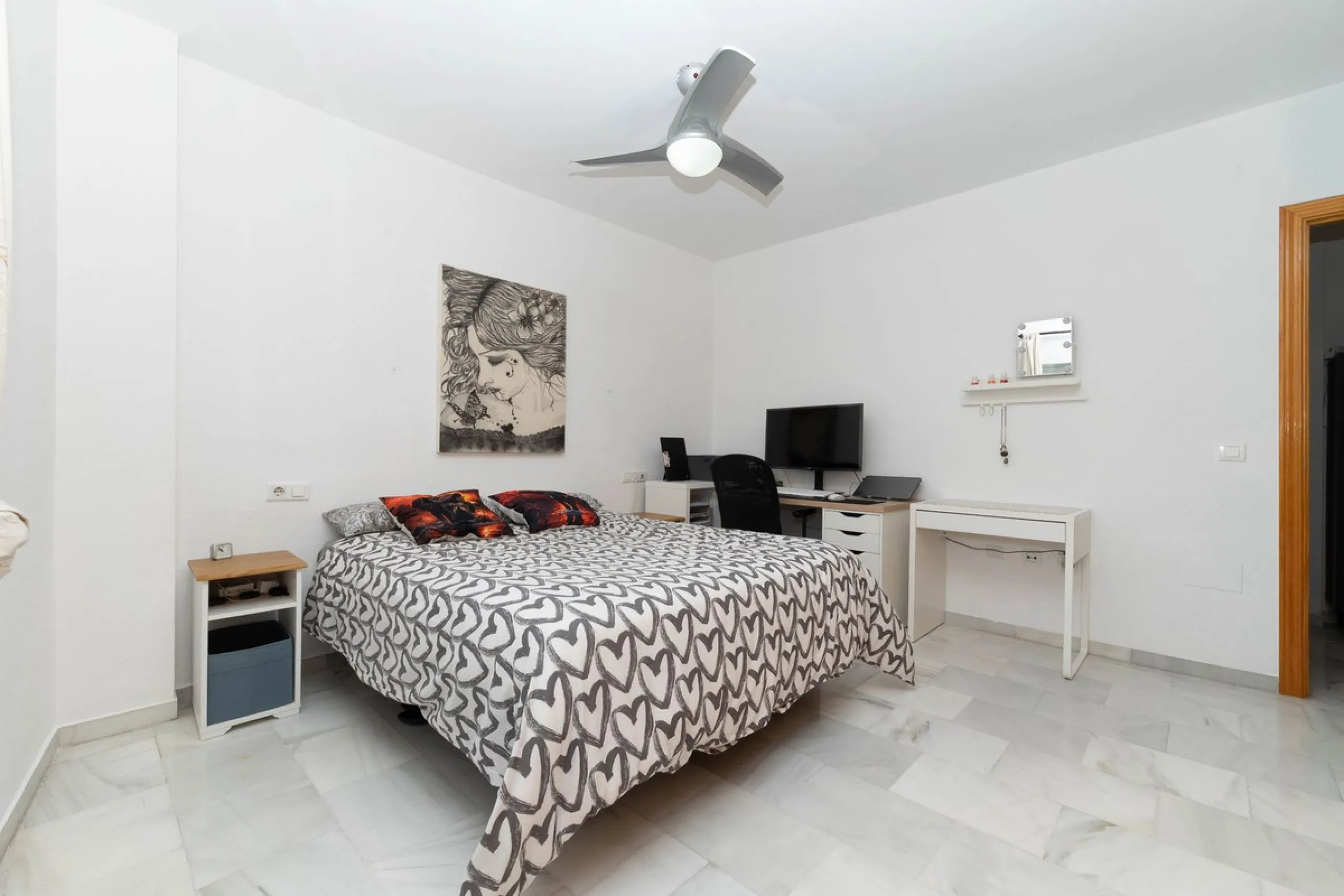 Apartment - Middle Floor Apartment в продаже в Mijas, Málaga. В доме 3 спален и 2 ванных комнат. Площадь дома 138 м²