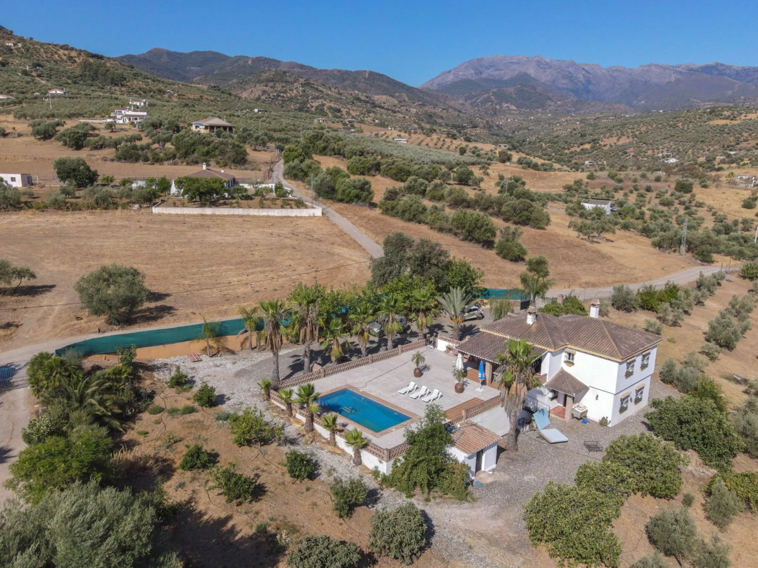 Charming country finca surrounded by usable land