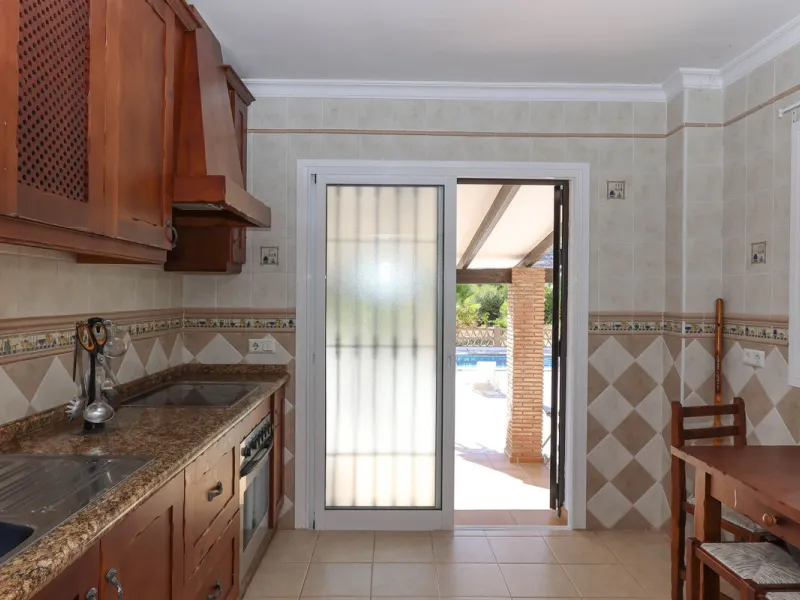 Charming country finca surrounded by usable land