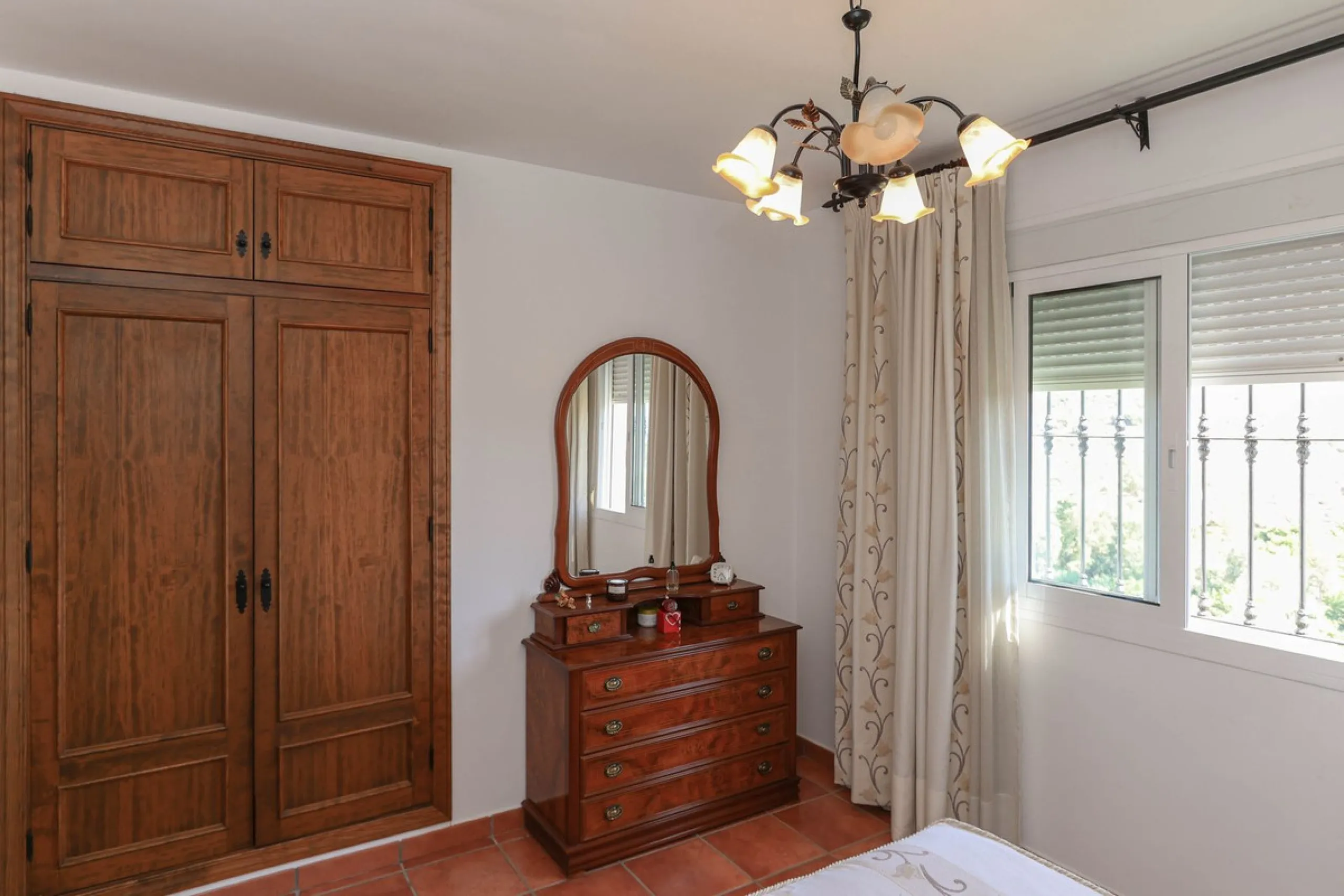 Charming country finca surrounded by usable land