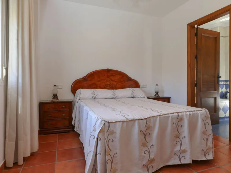 Charming country finca surrounded by usable land