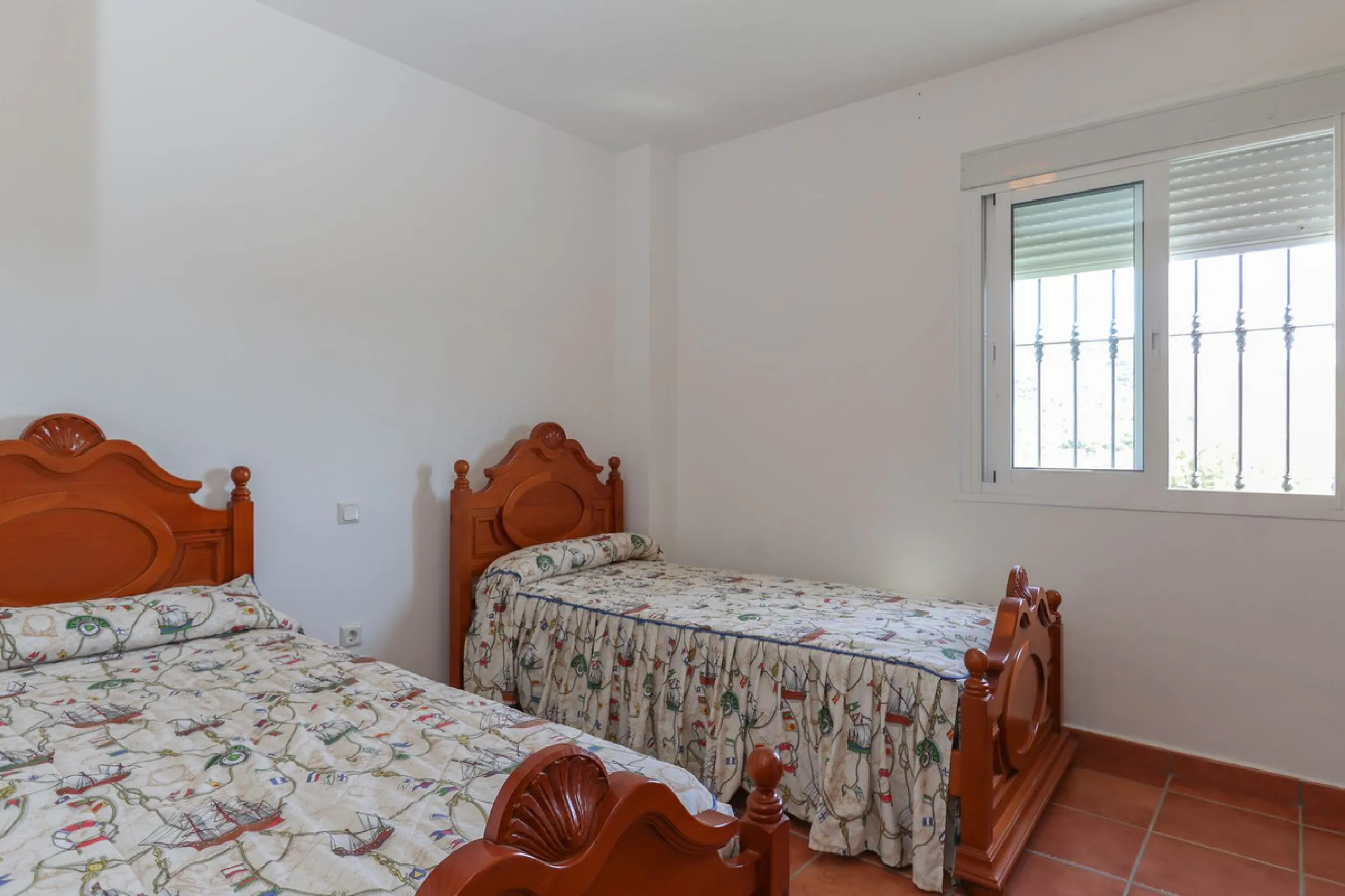 Charming country finca surrounded by usable land