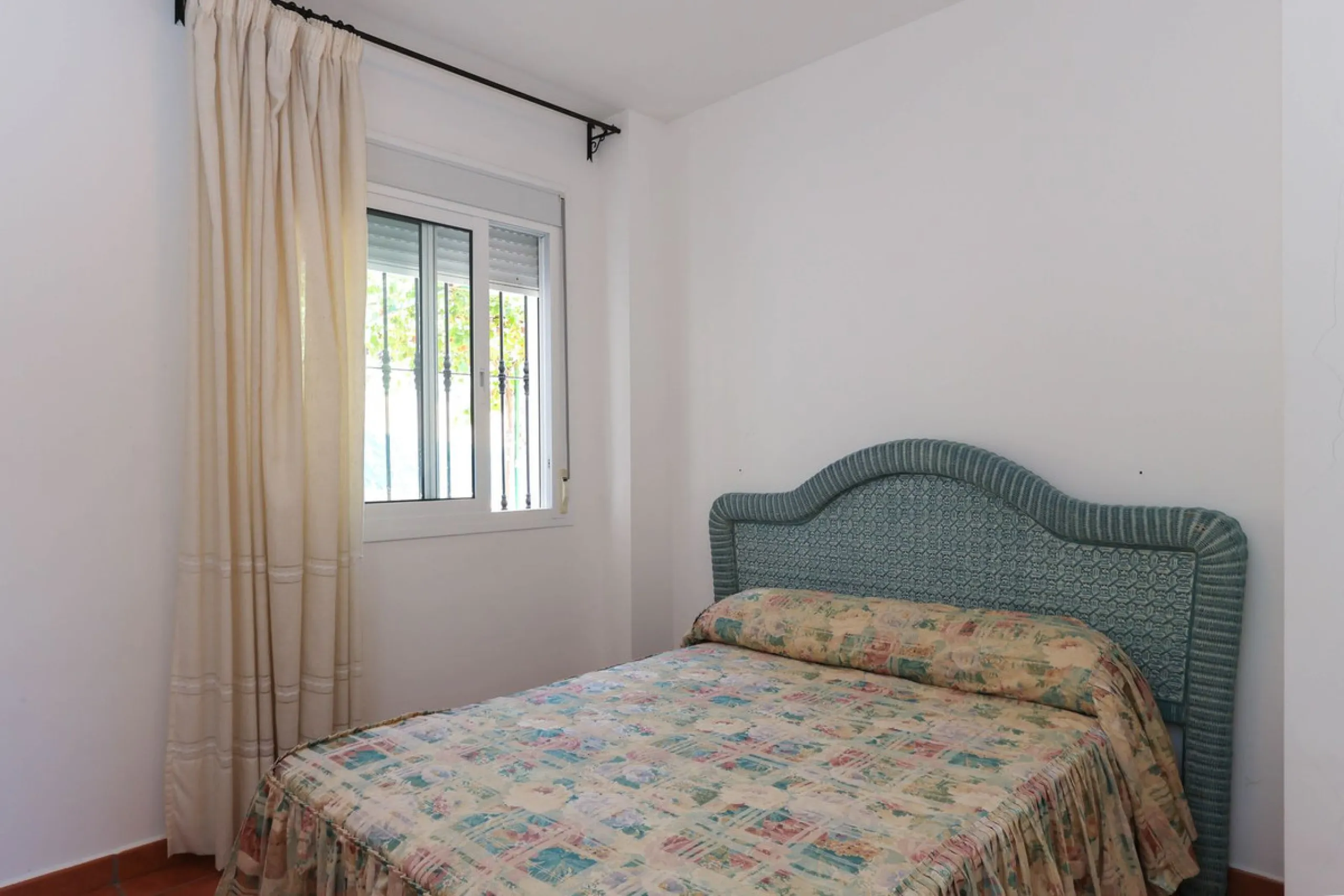 Charming country finca surrounded by usable land