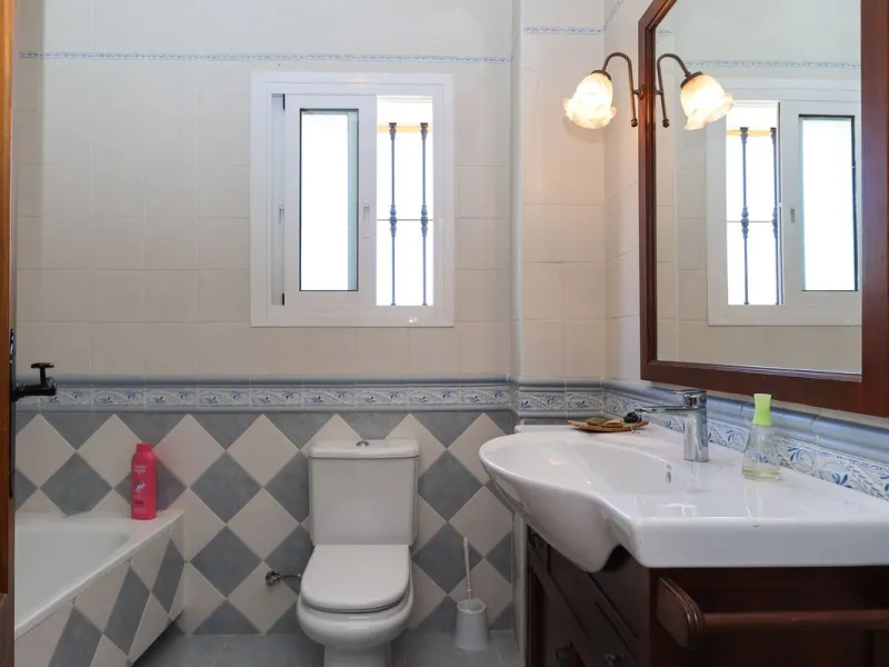 Charming country finca surrounded by usable land