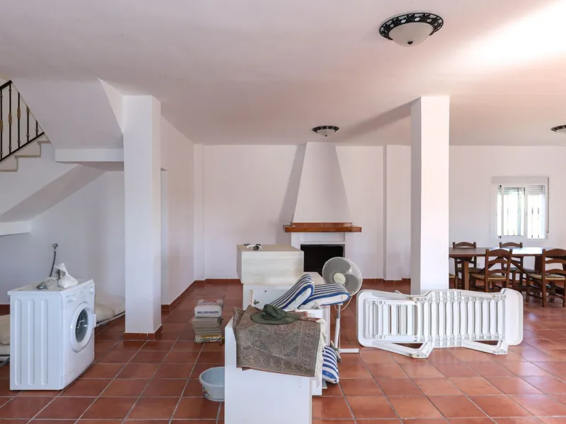Charming country finca surrounded by usable land