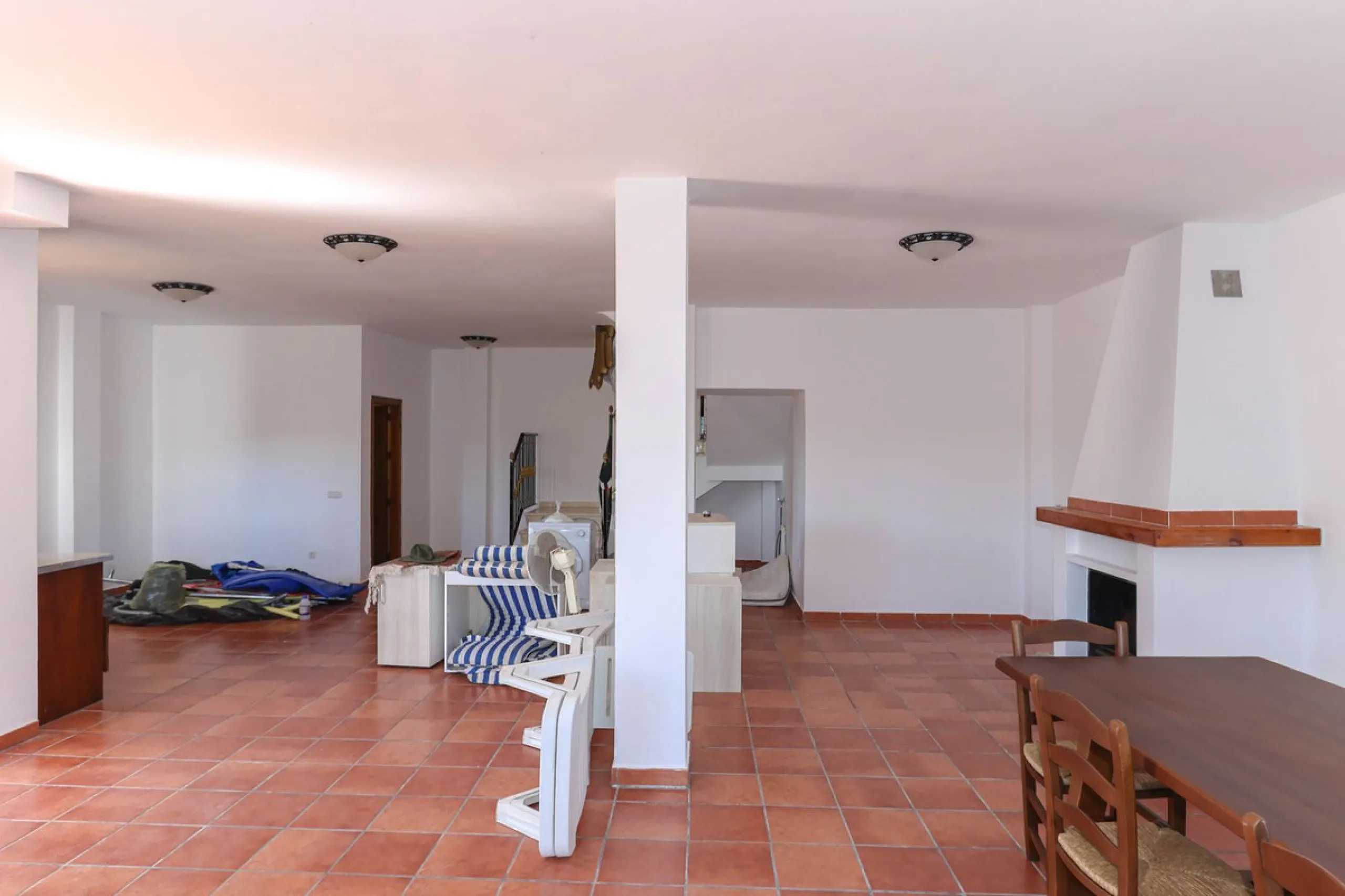 Charming country finca surrounded by usable land