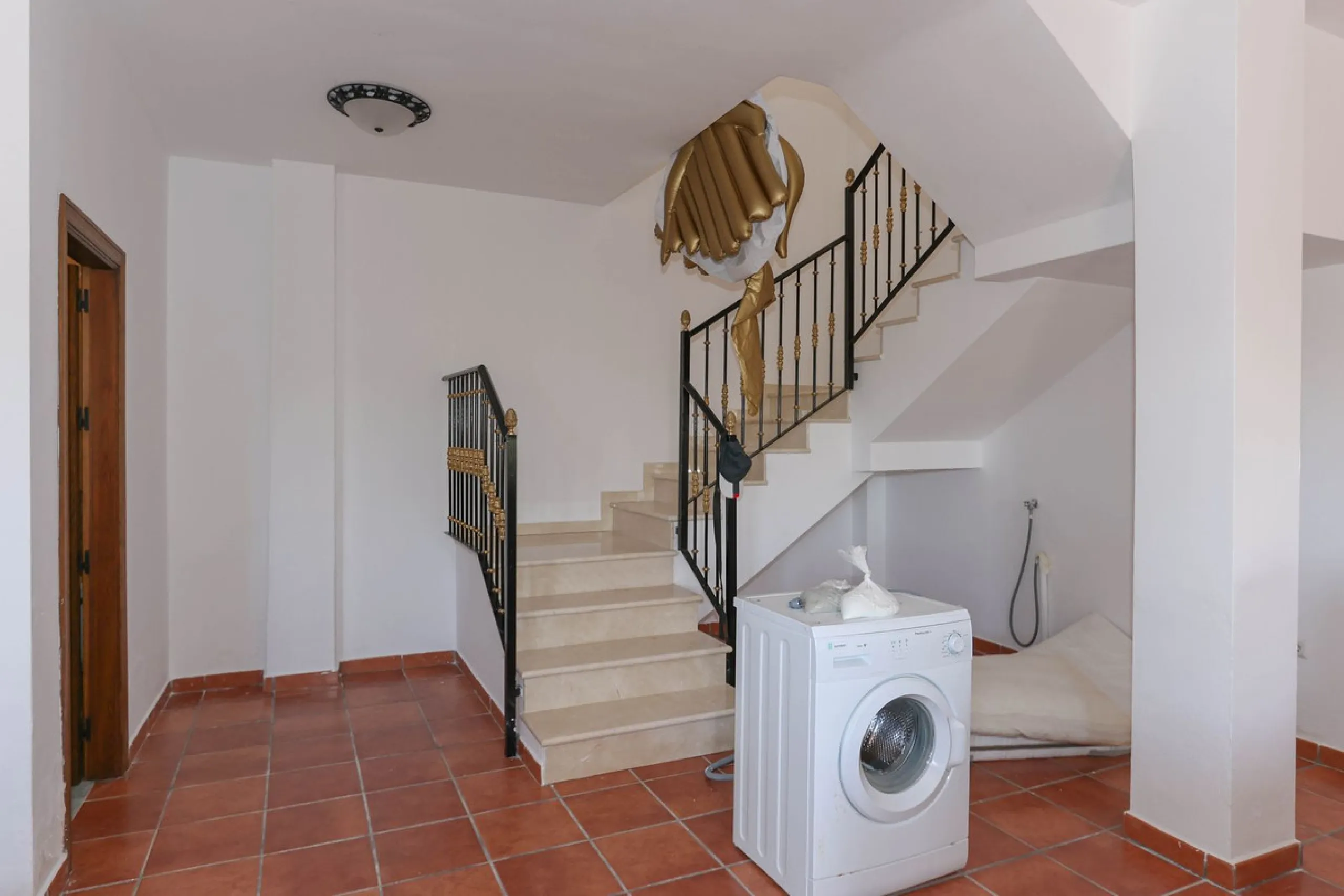 Charming country finca surrounded by usable land