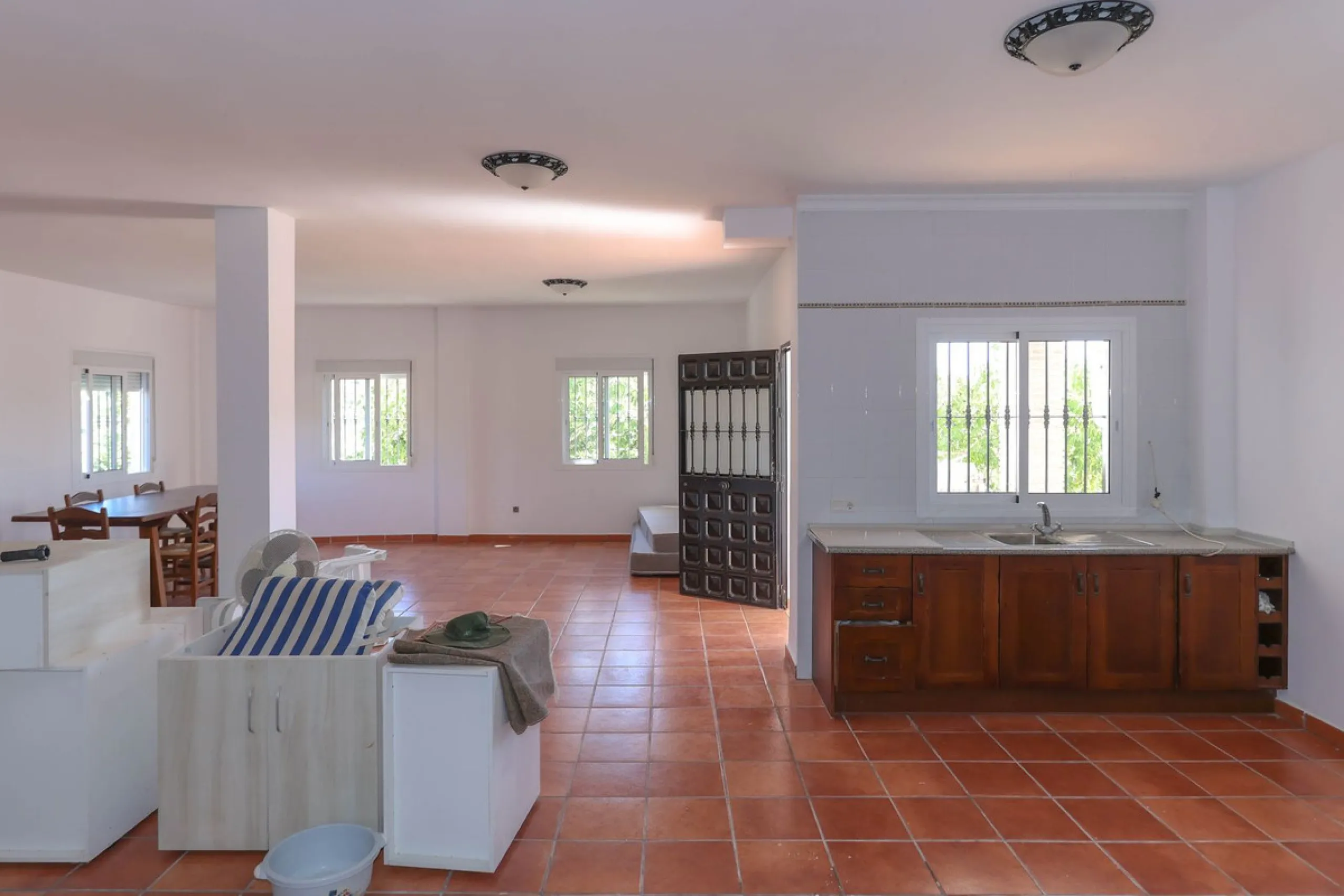 Charming country finca surrounded by usable land
