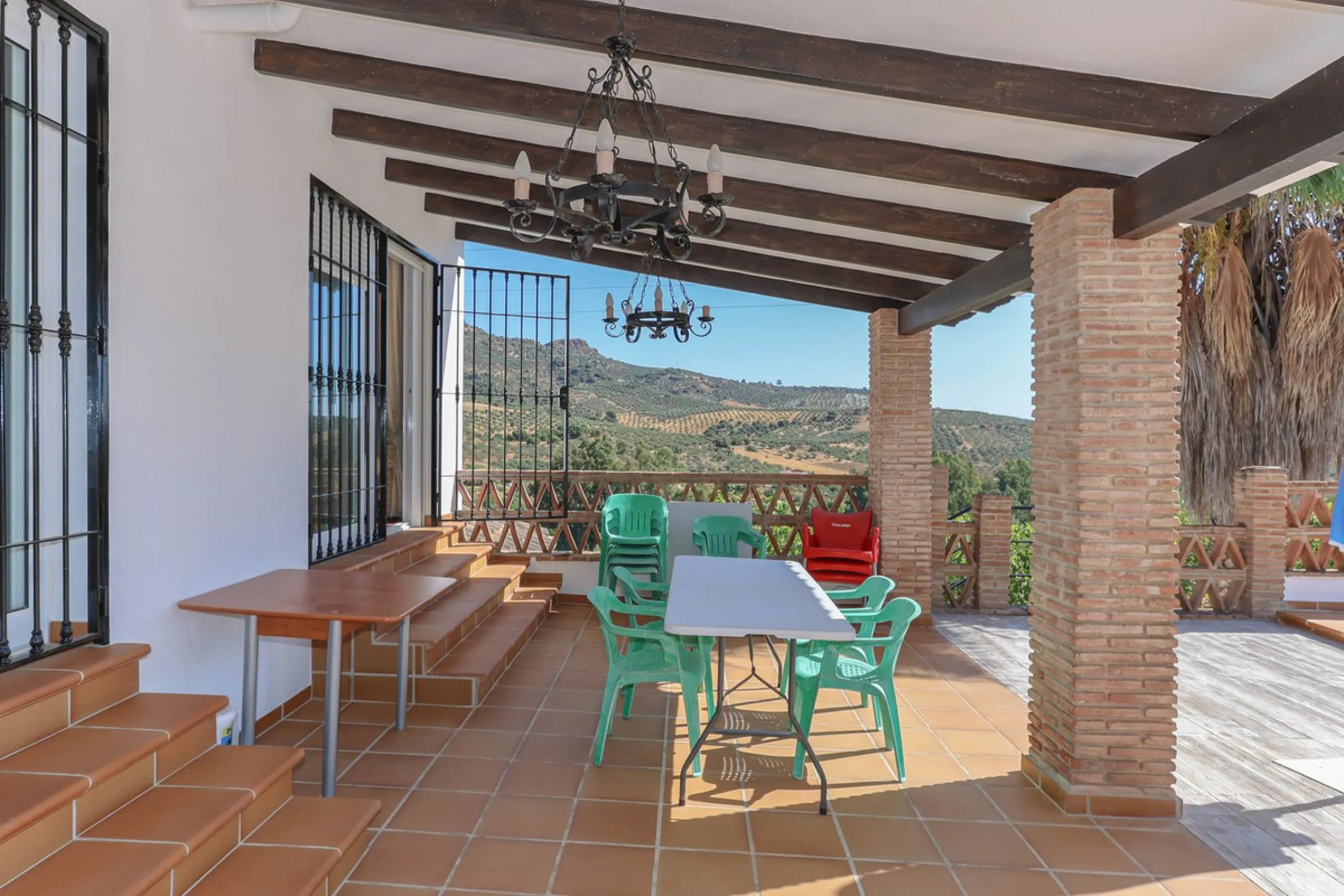 Charming country finca surrounded by usable land