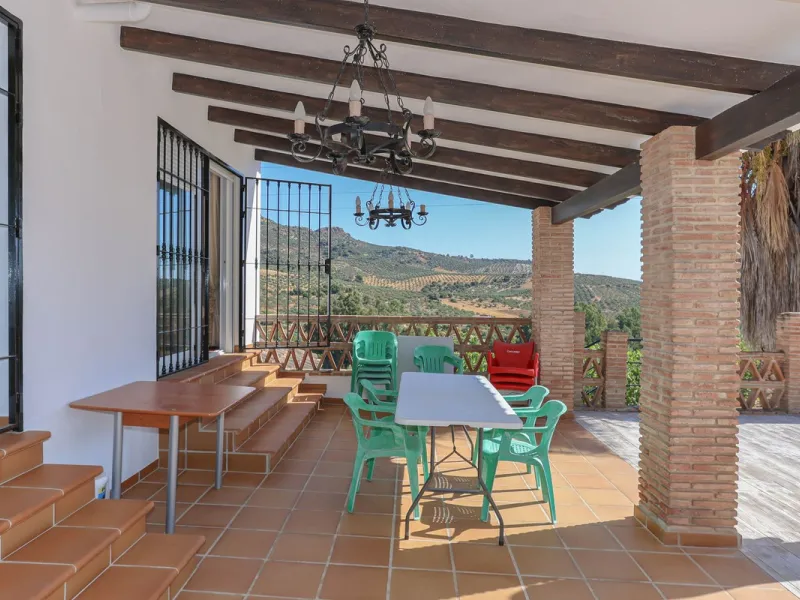 Charming country finca surrounded by usable land
