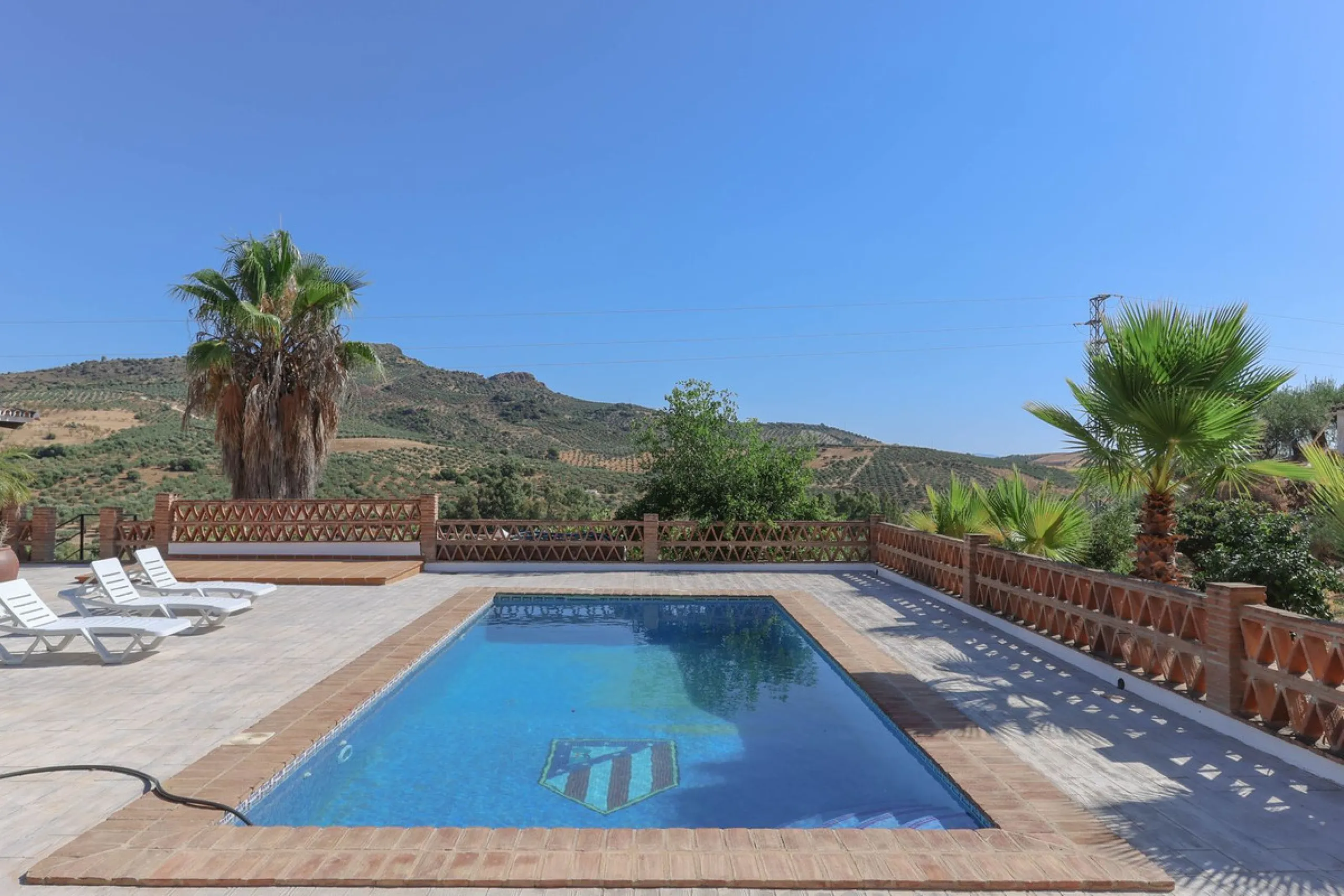 Charming country finca surrounded by usable land
