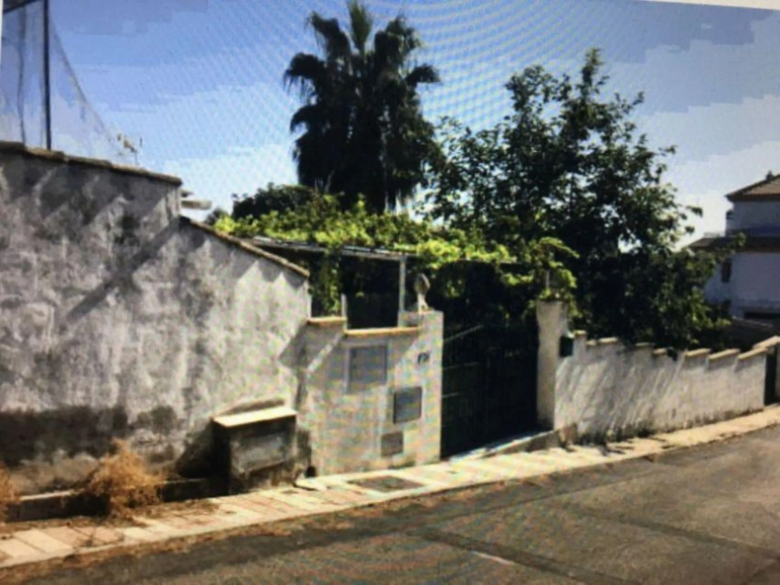 Possible to built up to 608m2