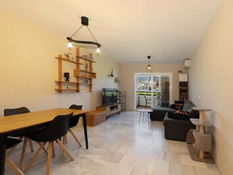 Apartment - Middle Floor Apartment в продаже в Mijas, Málaga. В доме 3 спален и 2 ванных комнат. Площадь дома 138 м²