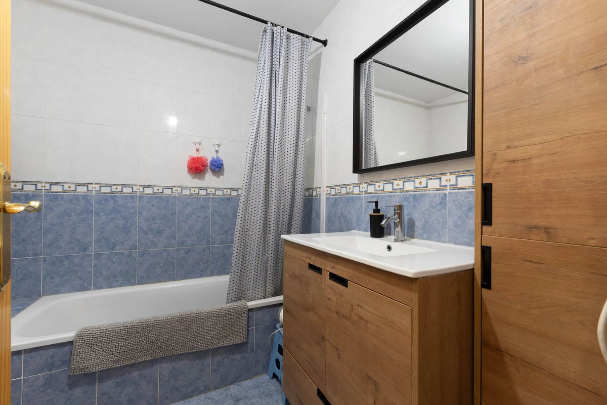 Apartment - Middle Floor Apartment в продаже в Mijas, Málaga. В доме 3 спален и 2 ванных комнат. Площадь дома 138 м²