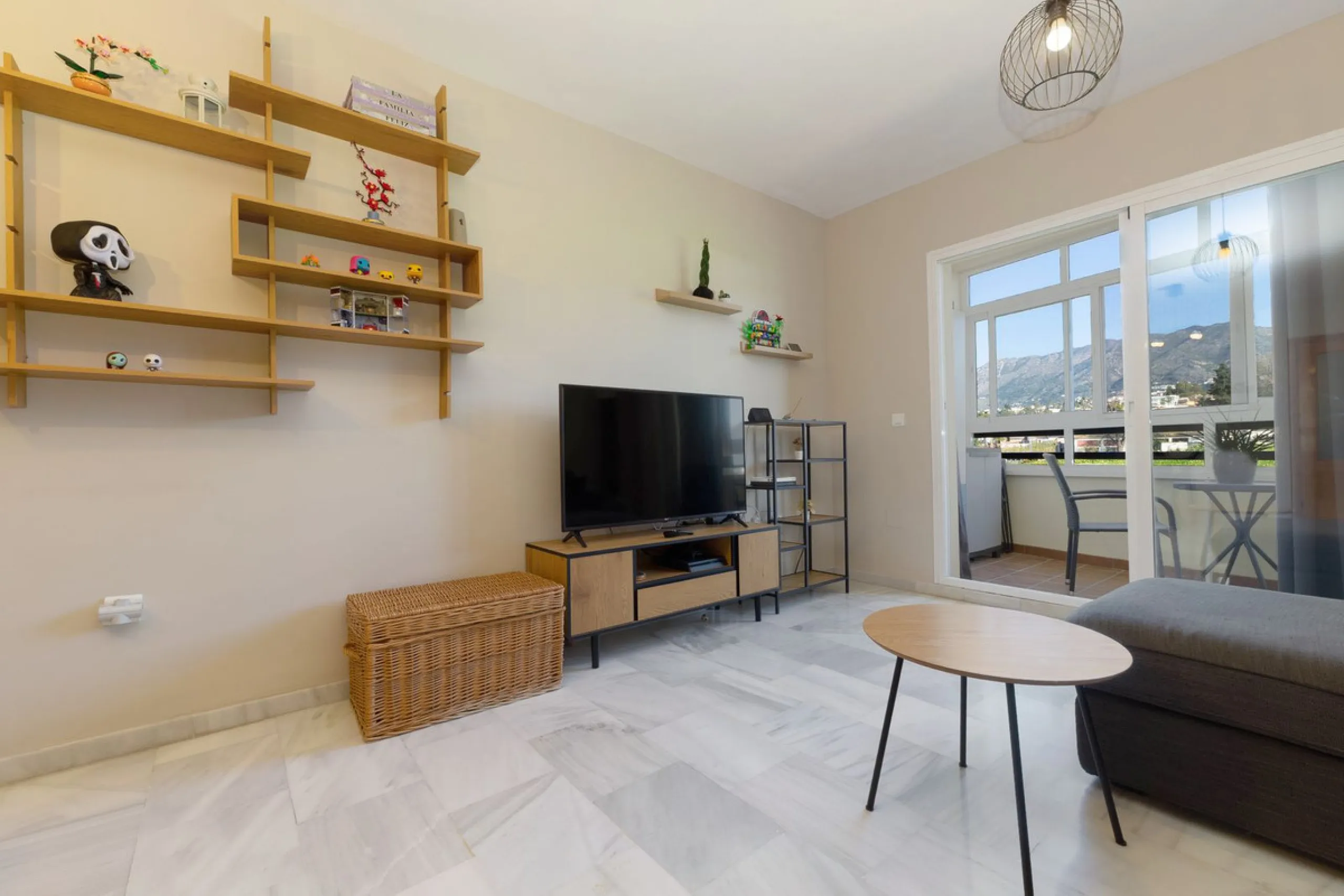 Apartment - Middle Floor Apartment в продаже в Mijas, Málaga. В доме 3 спален и 2 ванных комнат. Площадь дома 138 м²