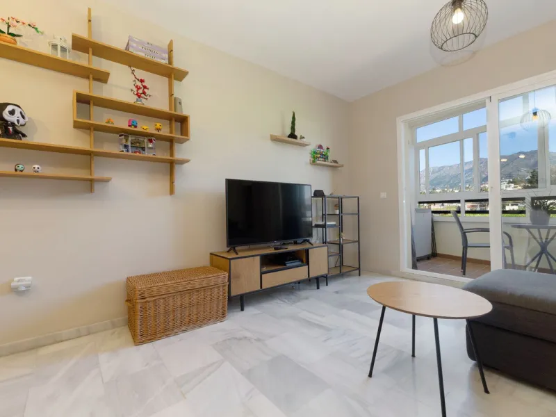 Apartment - Middle Floor Apartment в продаже в Mijas, Málaga. В доме 3 спален и 2 ванных комнат. Площадь дома 138 м²
