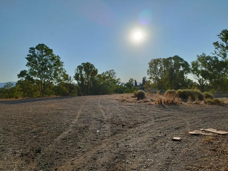 Located in one of the best positioned areas with the best views in the prestigious municipality of Benajarafe, we are pleased to present this magnificent investment. This is a plot of 95.509 m2, which has a buildable area of 21.873m2, with a construction 