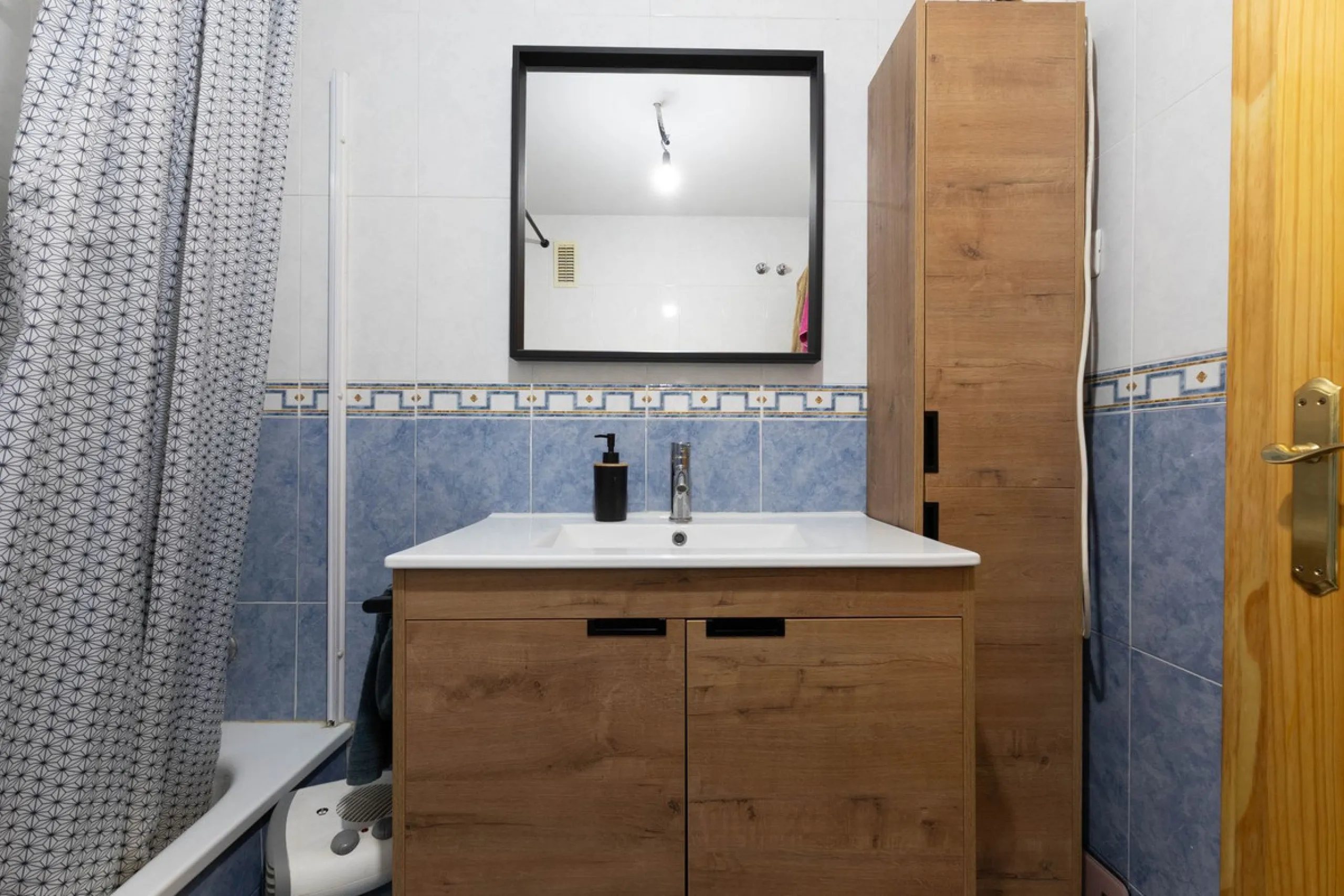 Apartment - Middle Floor Apartment в продаже в Mijas, Málaga. В доме 3 спален и 2 ванных комнат. Площадь дома 138 м²