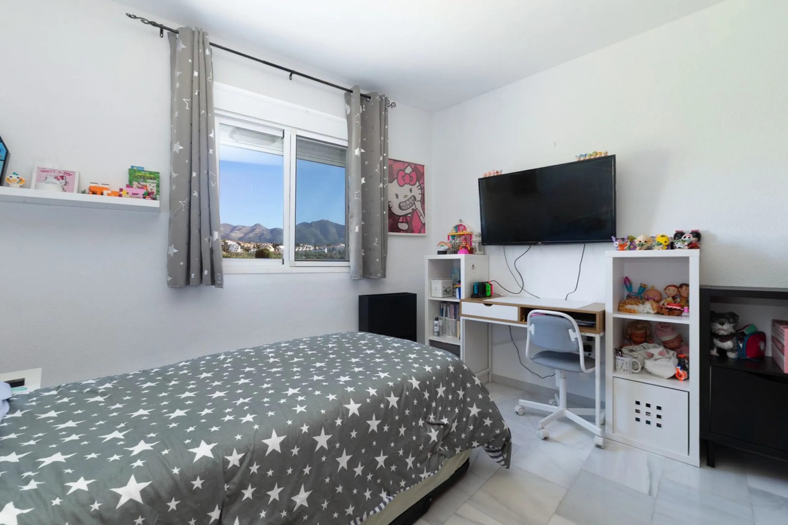 Apartment - Middle Floor Apartment в продаже в Mijas, Málaga. В доме 3 спален и 2 ванных комнат. Площадь дома 138 м²