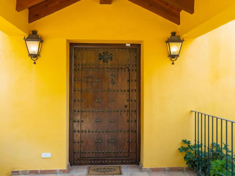 Escape to pure serenity with this exclusive, detached luxury villa—a remarkable 5-bedroom, 5-bathroom retreat complete with a private pool and breathtaking mountain and sea views. Perfectly positioned in the enchanting Montemayor Valley, within the pictur