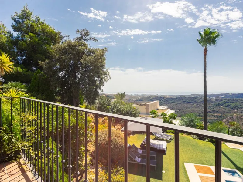 Escape to pure serenity with this exclusive, detached luxury villa—a remarkable 5-bedroom, 5-bathroom retreat complete with a private pool and breathtaking mountain and sea views. Perfectly positioned in the enchanting Montemayor Valley, within the pictur