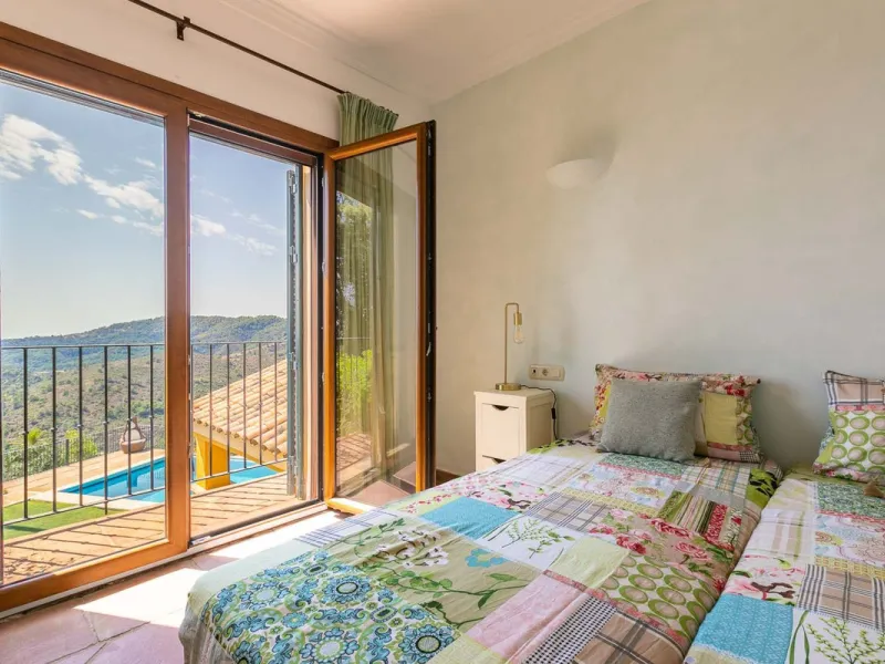 Escape to pure serenity with this exclusive, detached luxury villa—a remarkable 5-bedroom, 5-bathroom retreat complete with a private pool and breathtaking mountain and sea views. Perfectly positioned in the enchanting Montemayor Valley, within the pictur