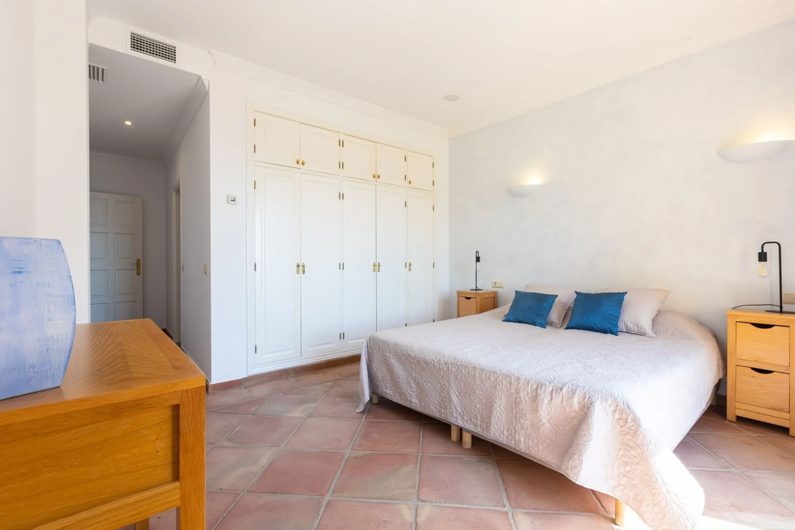 Escape to pure serenity with this exclusive, detached luxury villa—a remarkable 5-bedroom, 5-bathroom retreat complete with a private pool and breathtaking mountain and sea views. Perfectly positioned in the enchanting Montemayor Valley, within the pictur