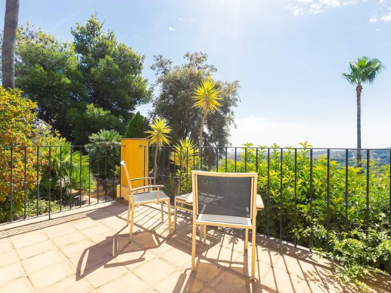 Escape to pure serenity with this exclusive, detached luxury villa—a remarkable 5-bedroom, 5-bathroom retreat complete with a private pool and breathtaking mountain and sea views. Perfectly positioned in the enchanting Montemayor Valley, within the pictur