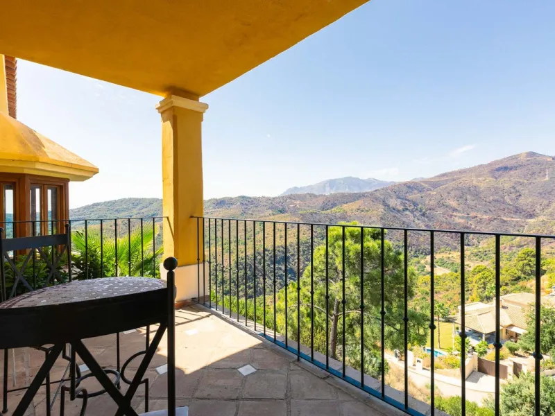 Escape to pure serenity with this exclusive, detached luxury villa—a remarkable 5-bedroom, 5-bathroom retreat complete with a private pool and breathtaking mountain and sea views. Perfectly positioned in the enchanting Montemayor Valley, within the pictur