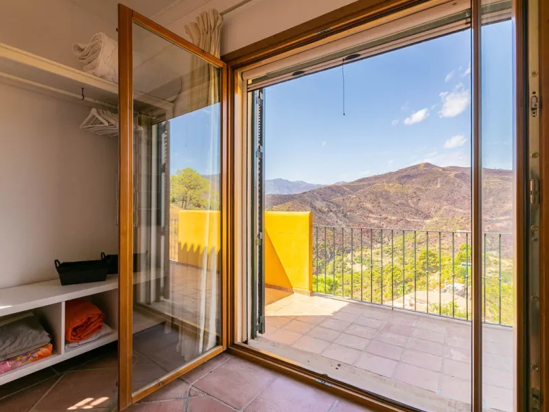 Escape to pure serenity with this exclusive, detached luxury villa—a remarkable 5-bedroom, 5-bathroom retreat complete with a private pool and breathtaking mountain and sea views. Perfectly positioned in the enchanting Montemayor Valley, within the pictur
