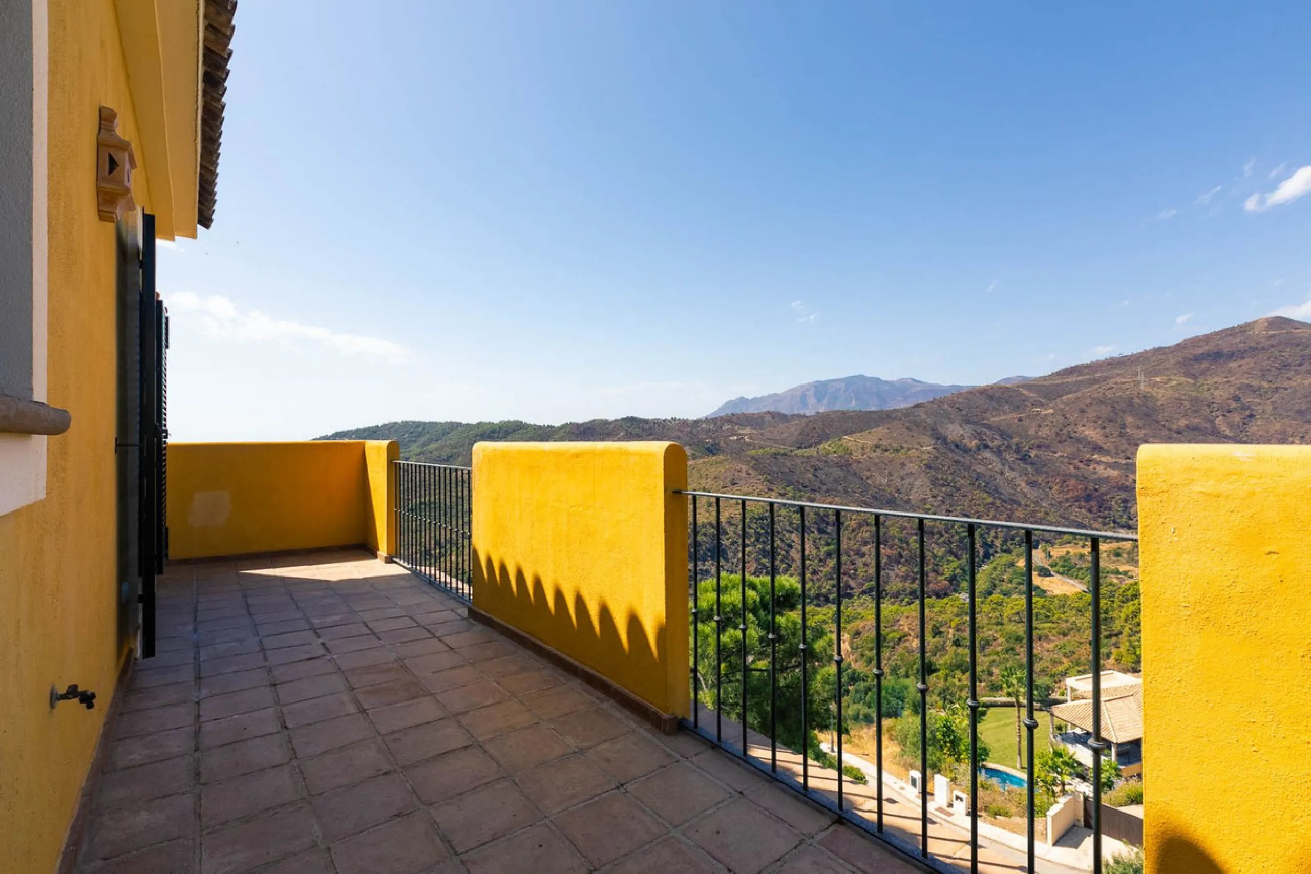 Escape to pure serenity with this exclusive, detached luxury villa—a remarkable 5-bedroom, 5-bathroom retreat complete with a private pool and breathtaking mountain and sea views. Perfectly positioned in the enchanting Montemayor Valley, within the pictur