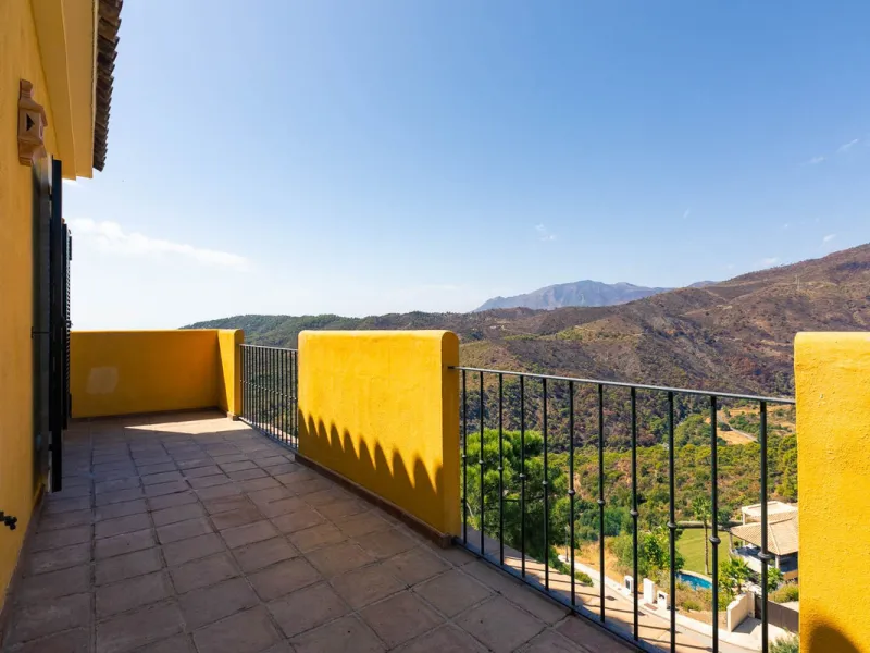 Escape to pure serenity with this exclusive, detached luxury villa—a remarkable 5-bedroom, 5-bathroom retreat complete with a private pool and breathtaking mountain and sea views. Perfectly positioned in the enchanting Montemayor Valley, within the pictur