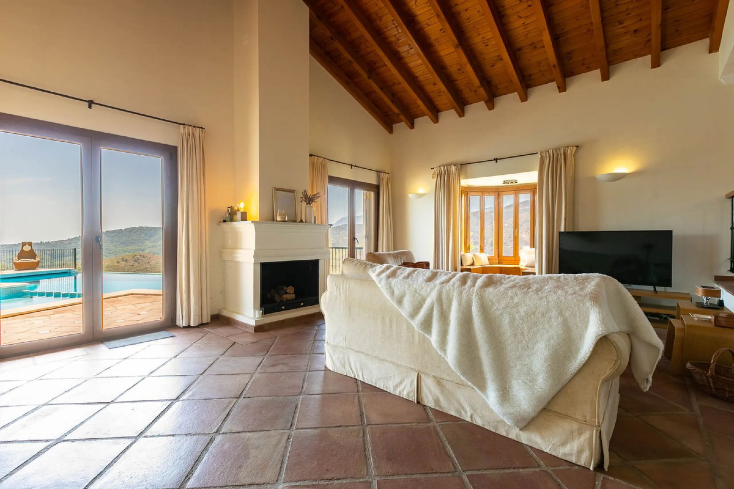 Escape to pure serenity with this exclusive, detached luxury villa—a remarkable 5-bedroom, 5-bathroom retreat complete with a private pool and breathtaking mountain and sea views. Perfectly positioned in the enchanting Montemayor Valley, within the pictur
