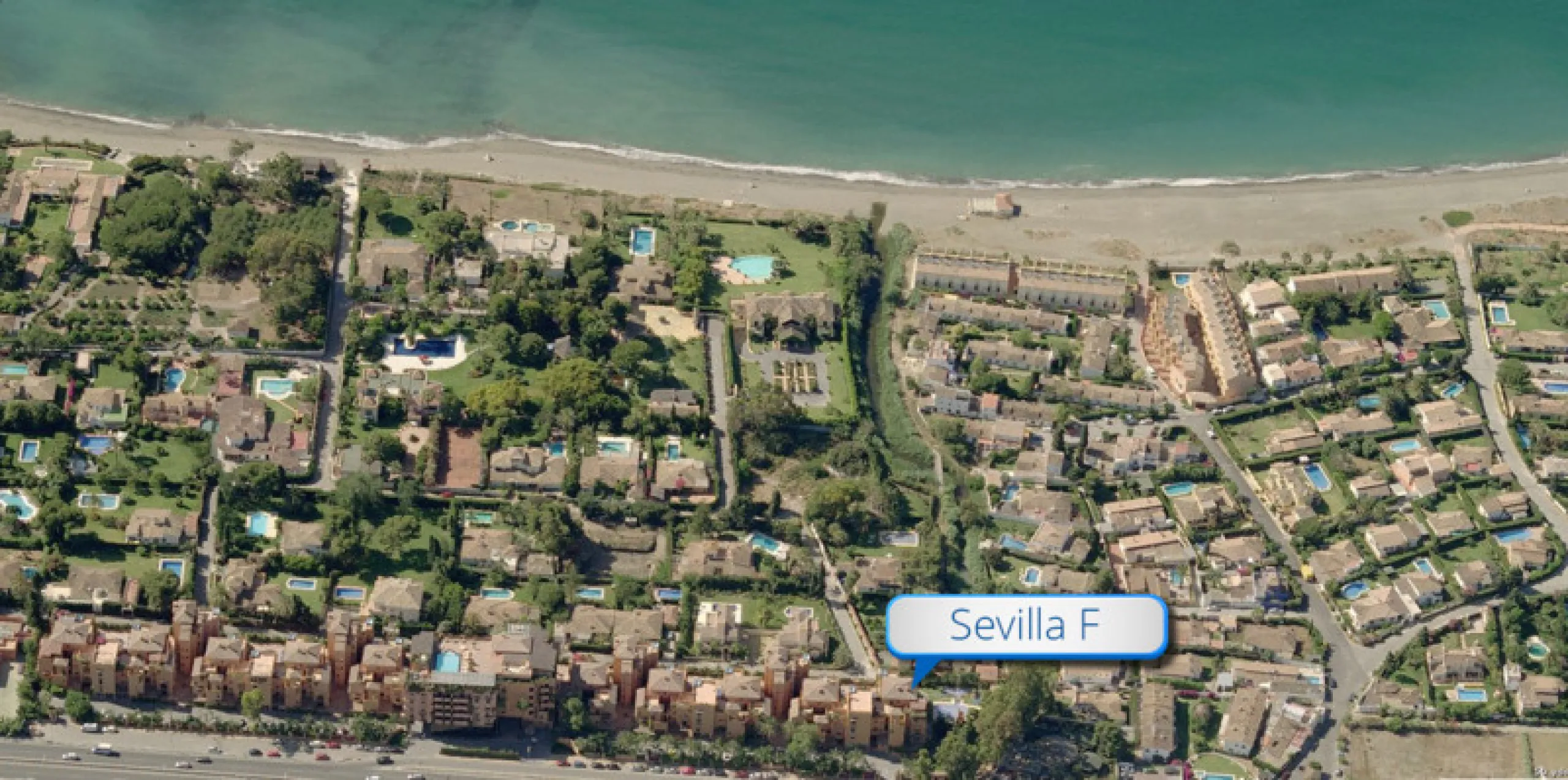 A stunning penthouse apartment which has been dramatically reduced in price and situated on the beachfront near to Estepona.