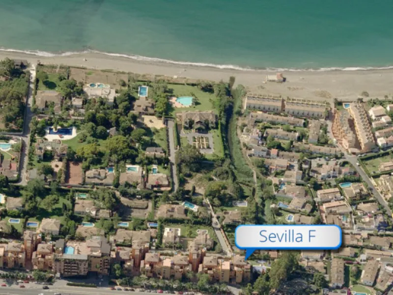 A stunning penthouse apartment which has been dramatically reduced in price and situated on the beachfront near to Estepona.